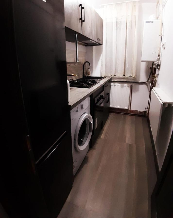 Apartament Confortabil In Тиргу-Жіу Екстер'єр фото