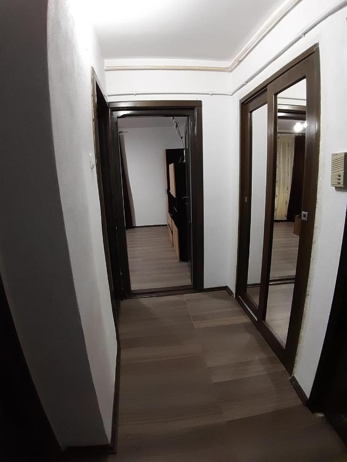 Apartament Confortabil In Тиргу-Жіу Екстер'єр фото